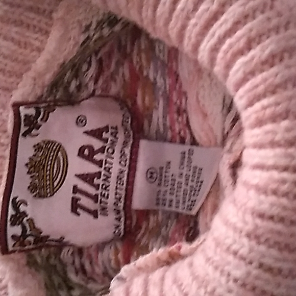 TIARA INTERNATIONAL VINTAGE SWEATER - Picture 8 of 8